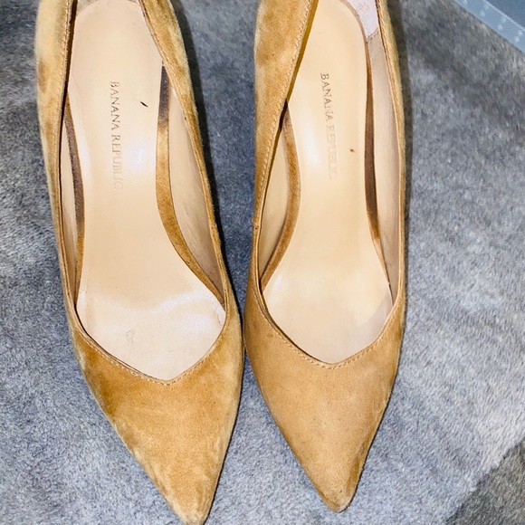 Banana republic tan heels in size 6 - Picture 1 of 6